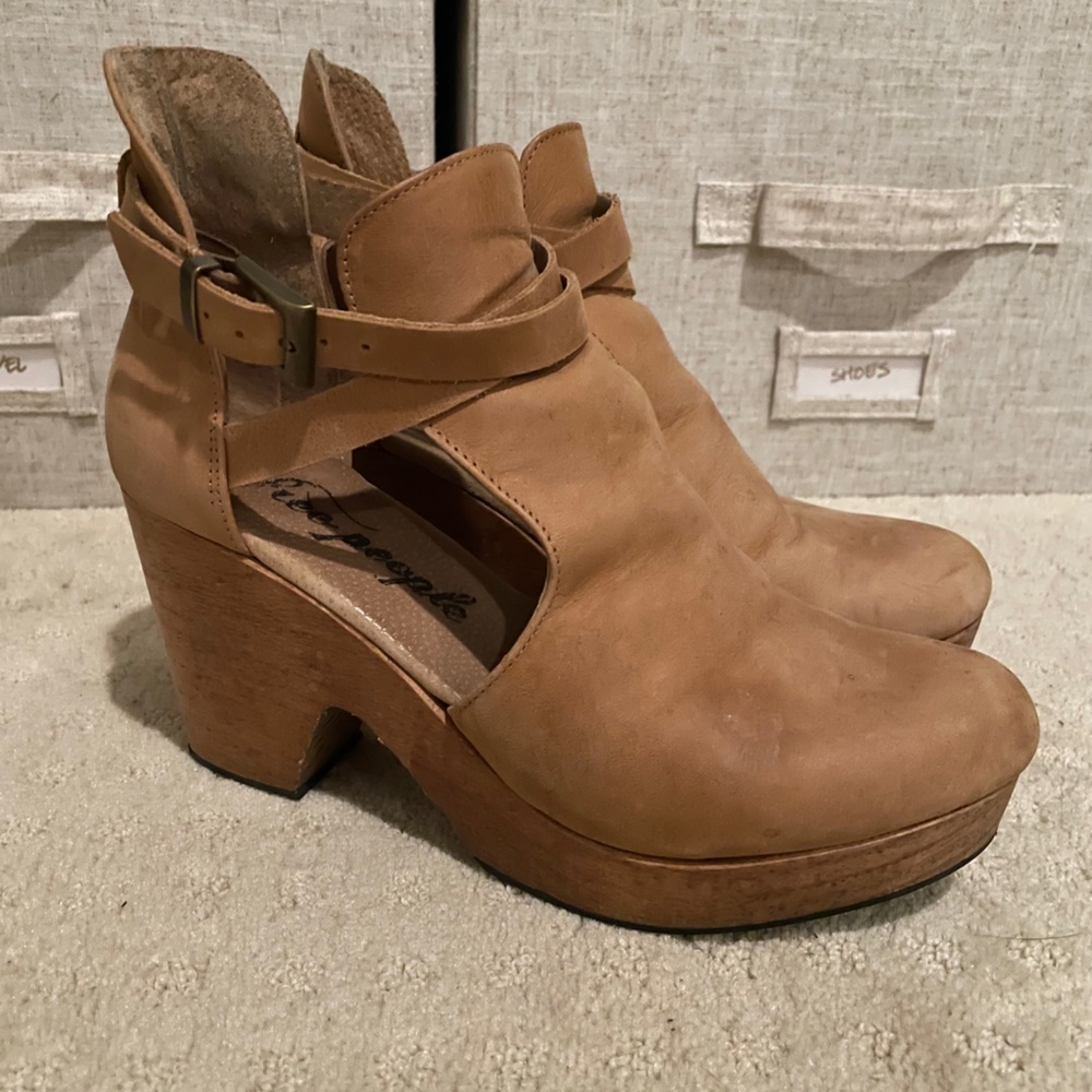 Free People Cedar Clog Tan - 39 / Womens 9